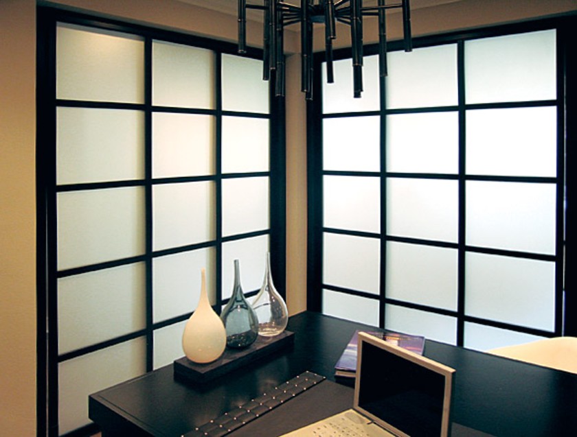 Угловая перегородка в японском стиле с матовым стеклом Батайск