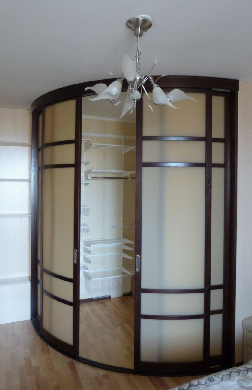 Радиусная полукруглая угловая гардеробная комната Батайск