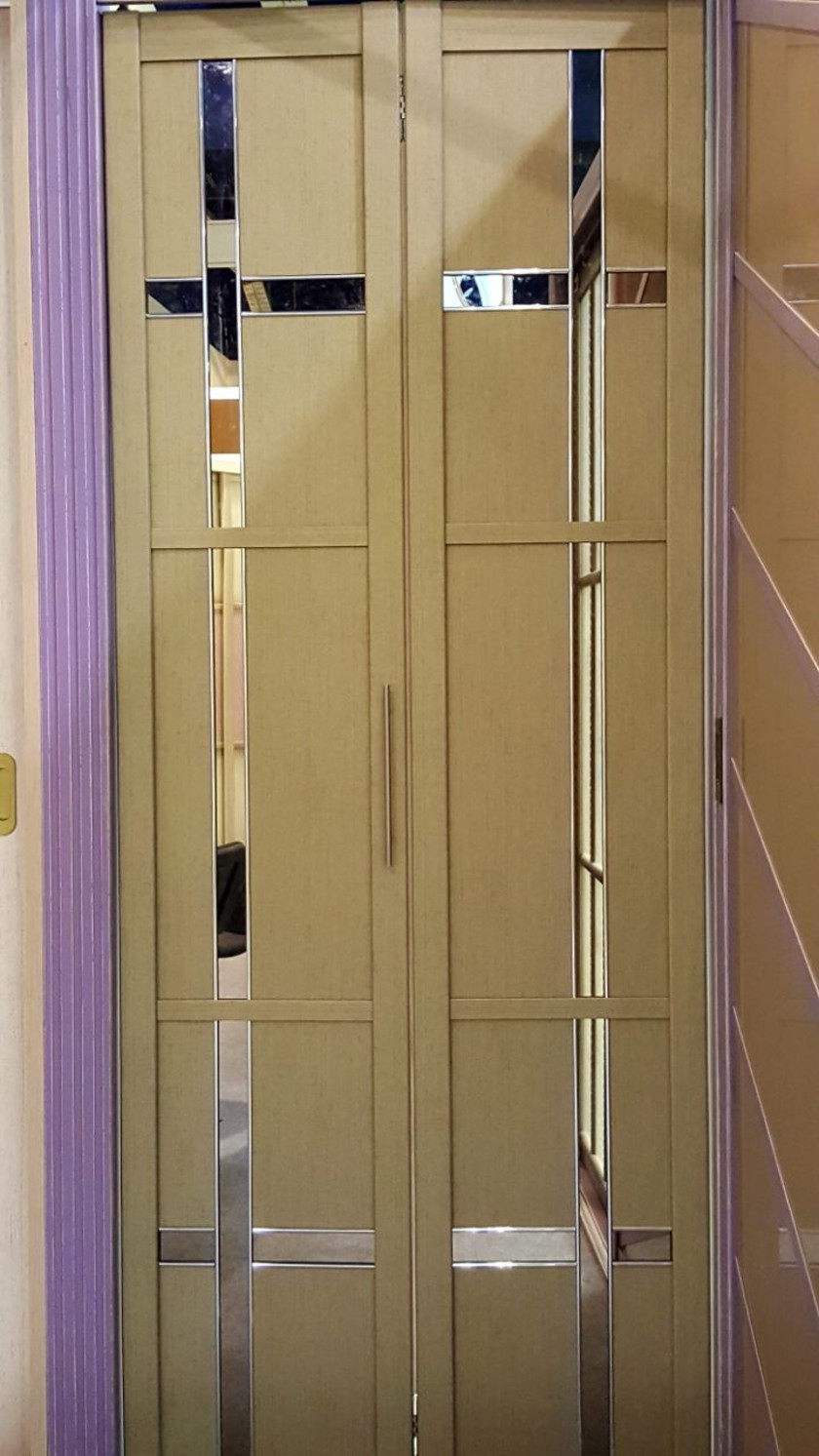 Двери гармошка шпонированные с зеркальным декором Батайск