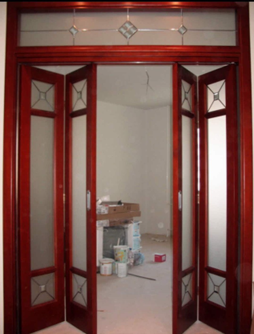 Дверь гармошка с декоративными стеклянными вставками Батайск