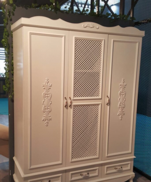Распашные двери с декоративными накладками Батайск